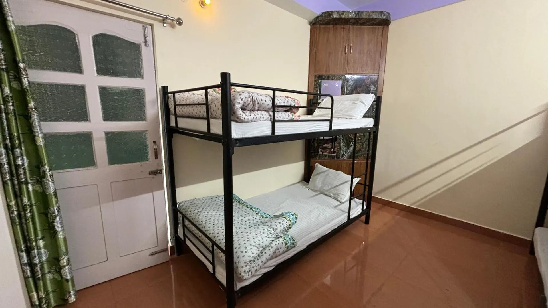 Zu-Zu Hostels Shimla